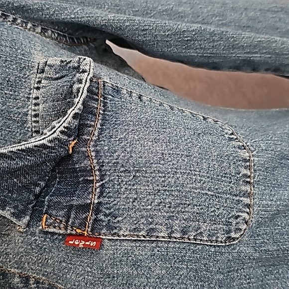 Levi's Dry Goods Vintage Denim Button Down Shirt - Picture 9 of 10